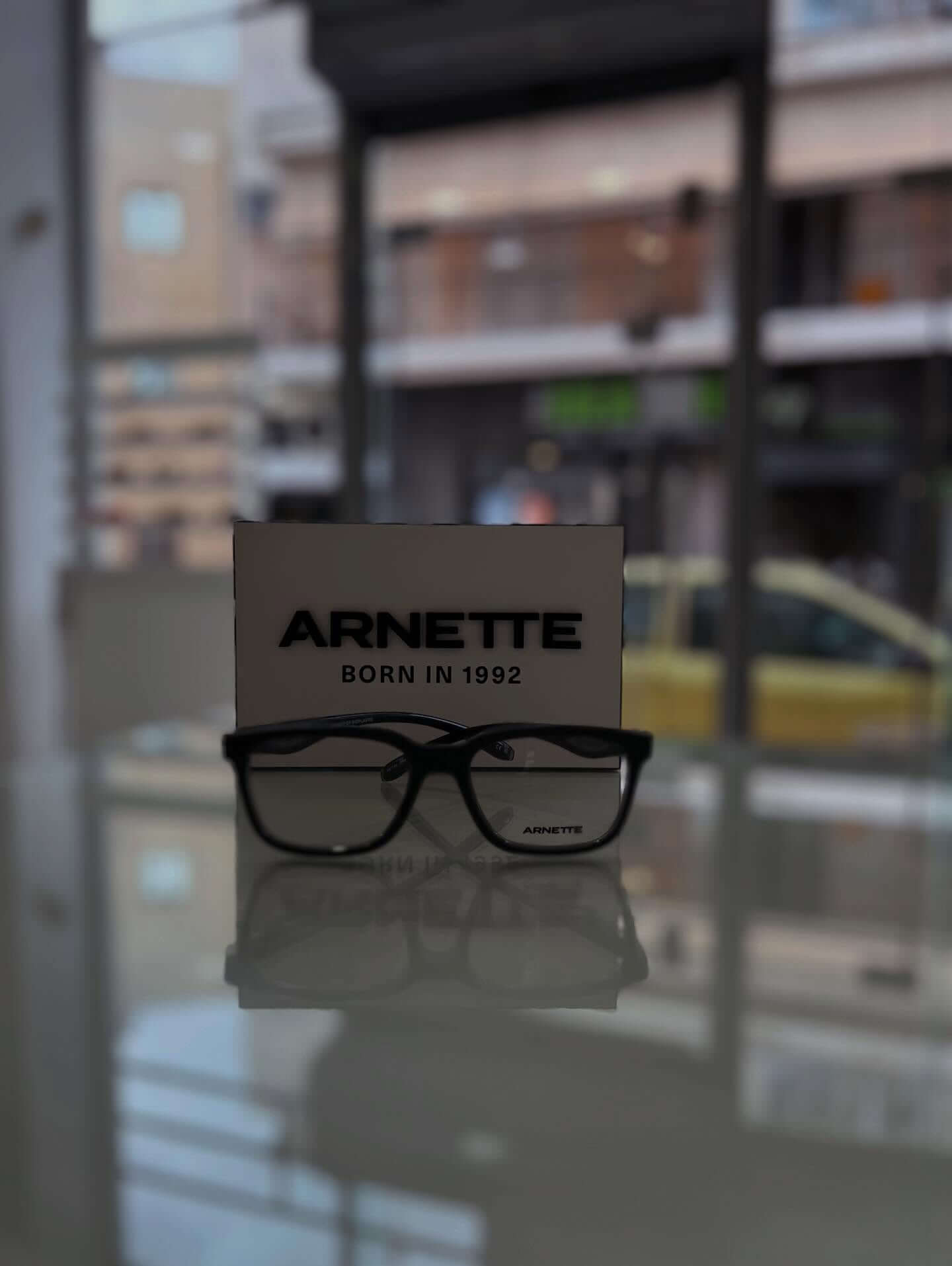 Arnette Black